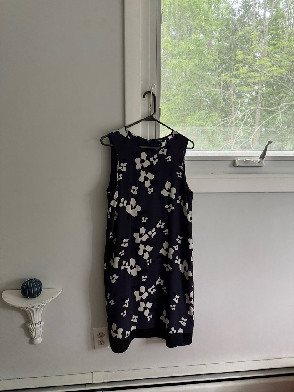 Theory Navy and White Floral Midi Silk Dress Sz 6